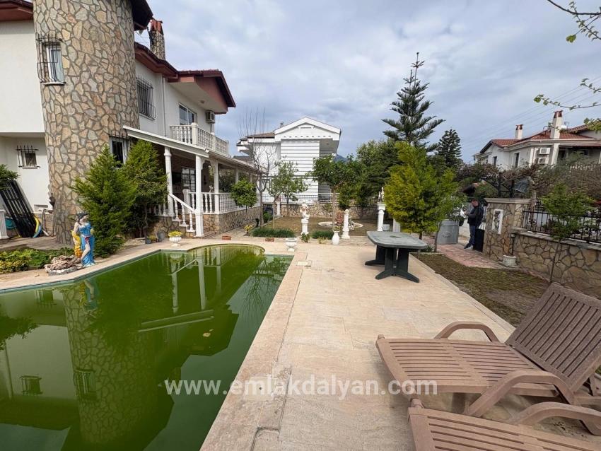 3+1-Zimmer Villa Zu verkaufen in Dalyan Bz. Ortaca - 500 m²
