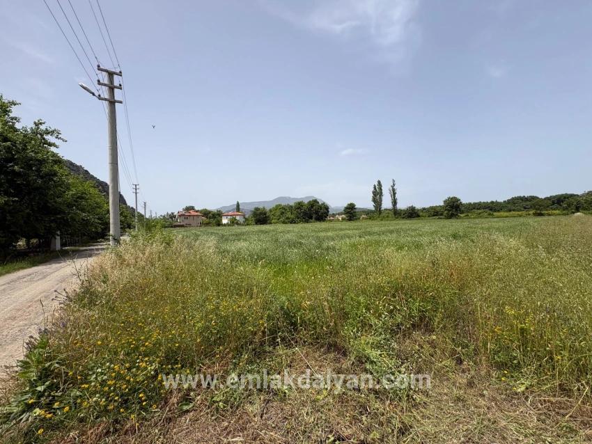 Land Zu verkaufen in Okçular Bz. Ortaca - Gehäuse-Zonierung - 2.100 m²