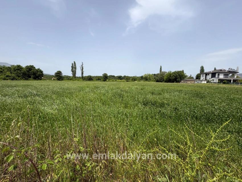 Land Zu verkaufen in Okçular Bz. Ortaca - Gehäuse-Zonierung - 2.100 m²