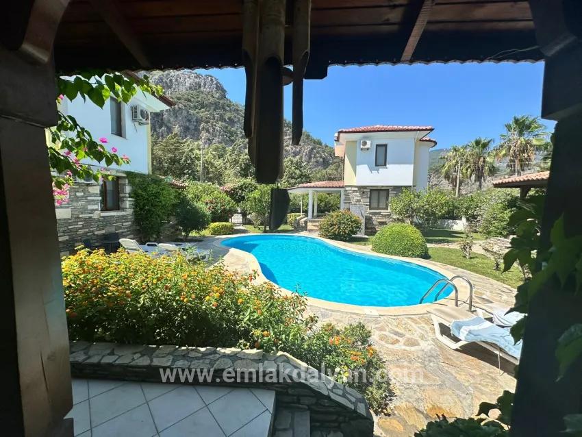 2+1-Zimmer Villa Zu verkaufen in Dalyan Bz. Ortaca - 250 m²