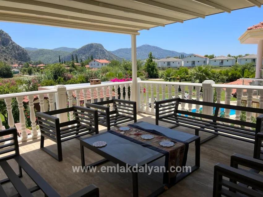 4+1-Zimmer Villa Zu verkaufen in Dalyan Bz. Ortaca - 880 m²