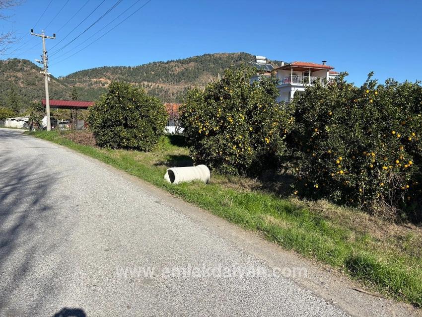 Land Zu verkaufen in Ekşiliyurt Bz. Ortaca - Gehäuse-Zonierung - 1.085 m²