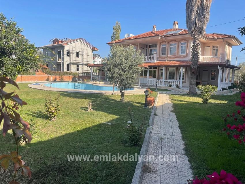 4+1-Zimmer Villa Zu verkaufen in Dalyan Bz. Ortaca - 1.000 m²