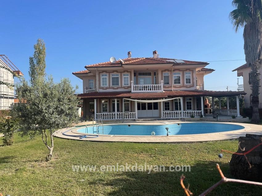 4+1-Zimmer Villa Zu verkaufen in Dalyan Bz. Ortaca - 1.000 m²
