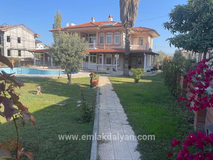 4+1-Zimmer Villa Zu verkaufen in Dalyan Bz. Ortaca - 1.000 m²
