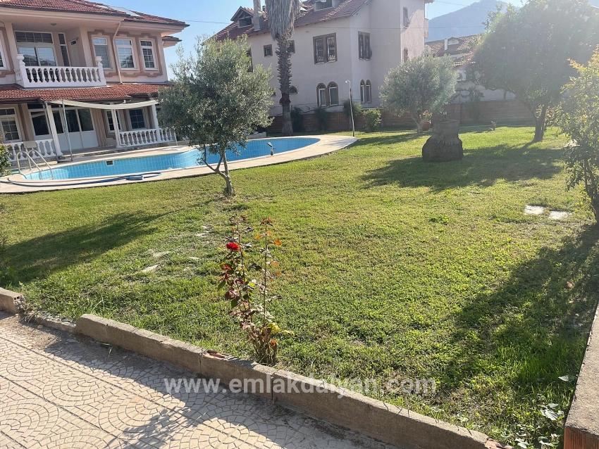 4+1-Zimmer Villa Zu verkaufen in Dalyan Bz. Ortaca - 1.000 m²