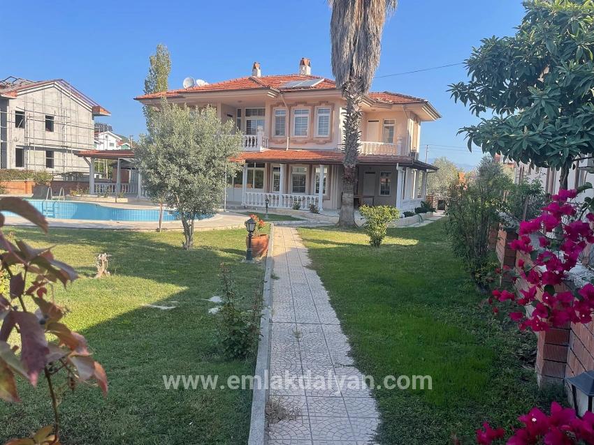 4+1-Zimmer Villa Zu verkaufen in Dalyan Bz. Ortaca - 1.000 m²