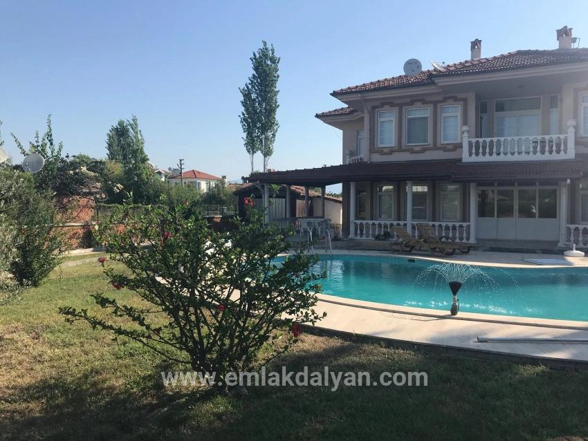 4+1-Zimmer Villa Zu verkaufen in Dalyan Bz. Ortaca - 1.000 m²