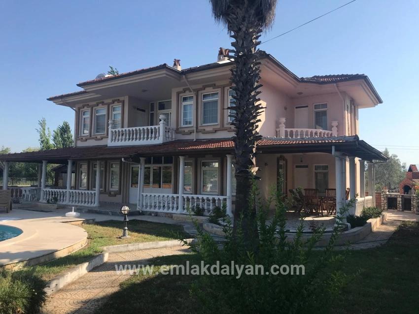 4+1-Zimmer Villa Zu verkaufen in Dalyan Bz. Ortaca - 1.000 m²