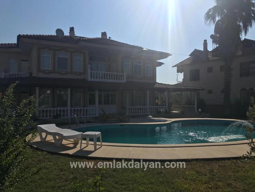 4+1-Zimmer Villa Zu verkaufen in Dalyan Bz. Ortaca - 1.000 m²