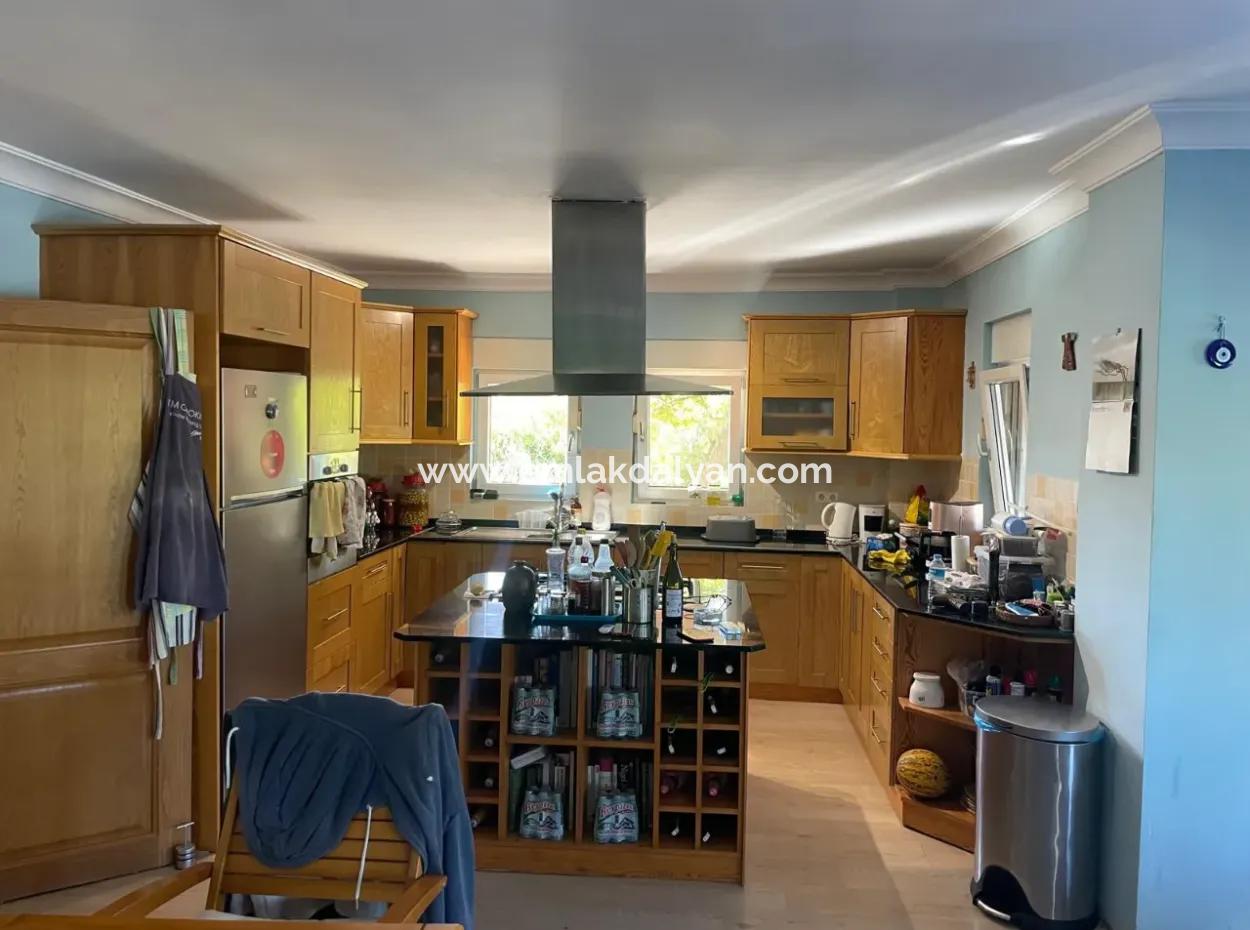 4 2 Villen Zum Verkauf Auf Einem Grundstück Von 6000M2 In Dalyan Gulpinar