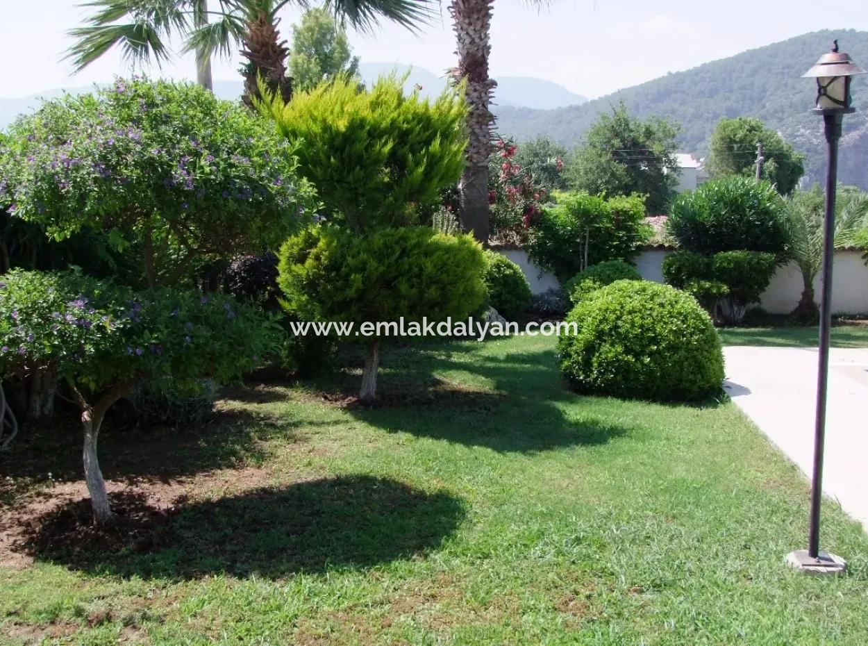 Der Malerische See Und Der Kanal In Die Lagune Zum Meer, Luxus-Villa Zum Verkauf In Der Königlichen Gräber Von Maras