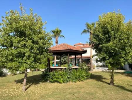 Villa Zum Verkauf In Okçular Auf 1007M2 Grundstück