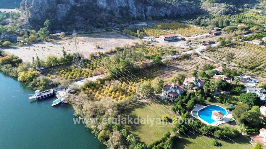 Land For sale in Çandır Nbh. Köyceğiz - Housing Zoned - 5.900 m²