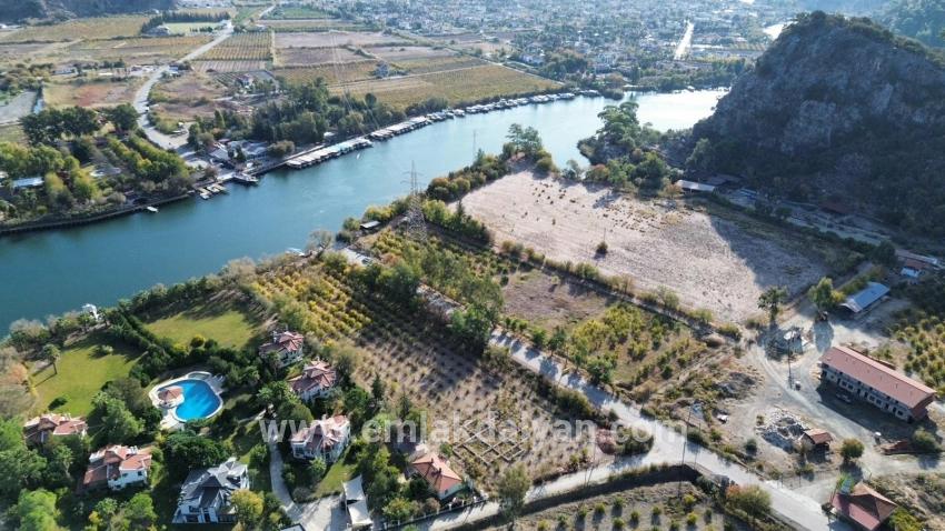 Land For sale in Çandır Nbh. Köyceğiz - Housing Zoned - 5.900 m²