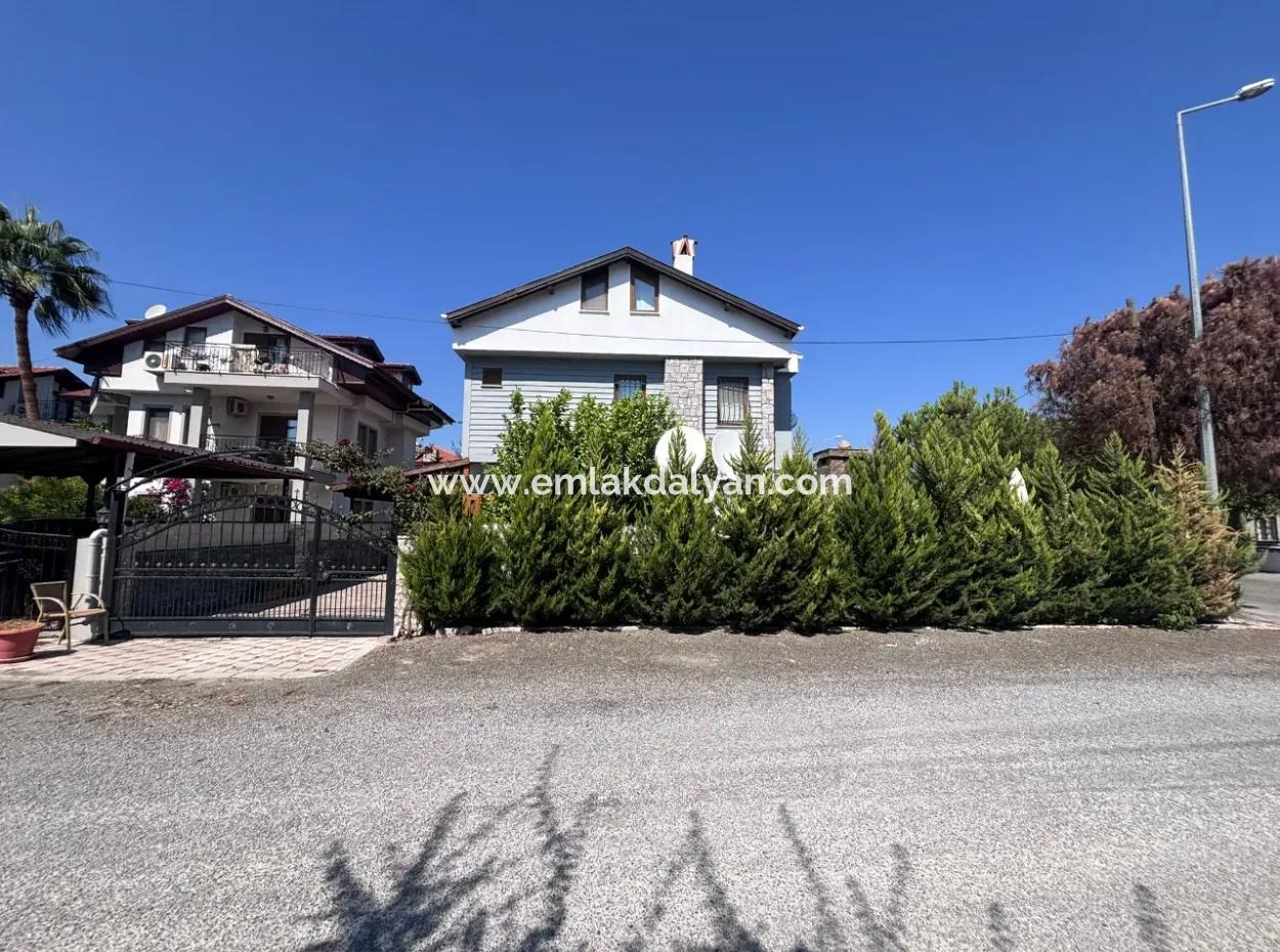 5 1 Villas For Sale In A Plot Of 301M2 In Dalyan Center