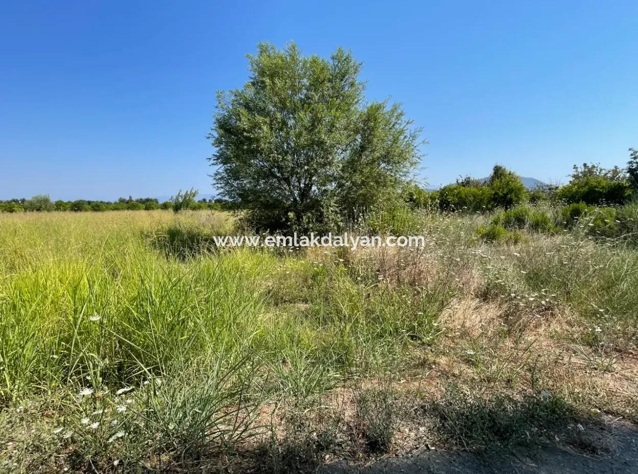 Land For Sale Of 1765 M2 In Okçular