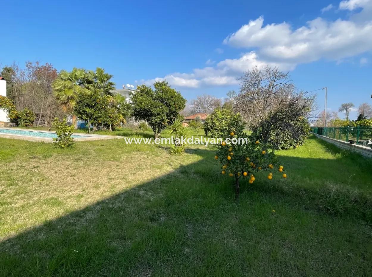 Single Storey House For Sale In A Plot Of 2882 M2 In Eskikoy