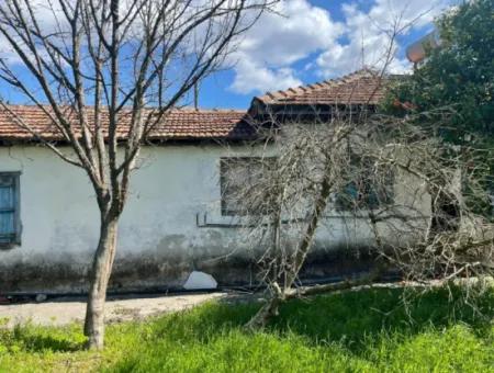 Village House For Sale In 1981M2 Plot In Sourliyurtda