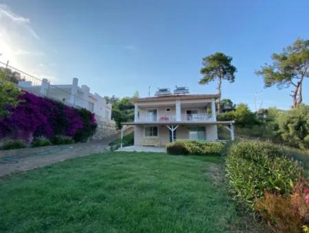4 2 Villa Houses For Sale With Sea View In Çandır