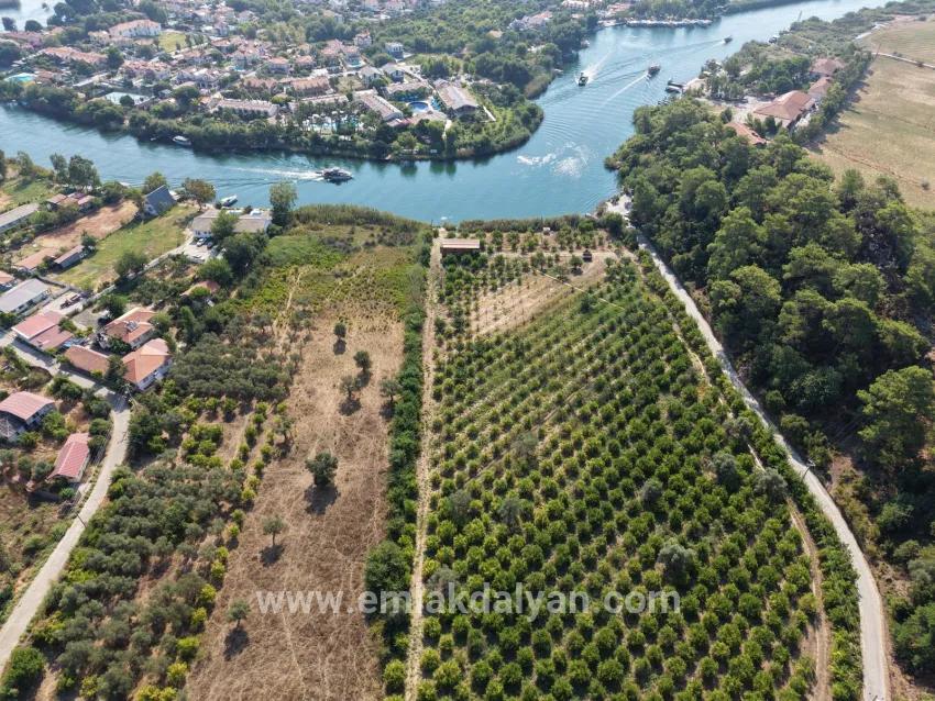 Село Köyceğiz в районе Çandır, у канала, 20.000м2 продажа поля