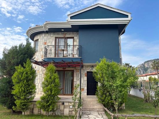 Вилла 3+1 На Продажу На Участке 566м2 В Дальян Гюльпынар