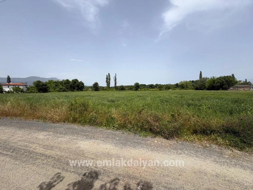 Ortaca Okçular Mah. Satılık Arsa - Konut İmar Durumlu - 2.100 m²