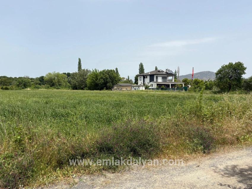 Ortaca Okçular Mah. Satılık Arsa - Konut İmar Durumlu - 2.100 m²