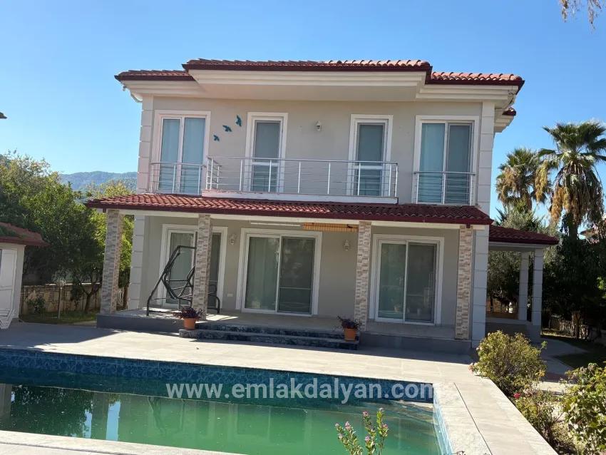 Ortaca Dalyan Mah. Satılık 4+1 Villa - 520 m²
