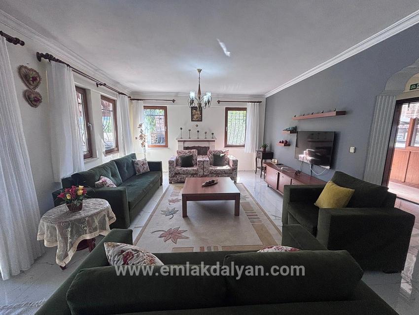 Ortaca Dalyan Mah. Satılık 5+1 Villa - 301 m²