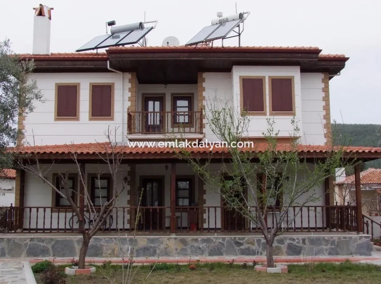 Ulada Satılık Lüks Villa Ulada 1078M2 Arsa İçinde Özel Yapılmış Satılık 4+1 Villa
