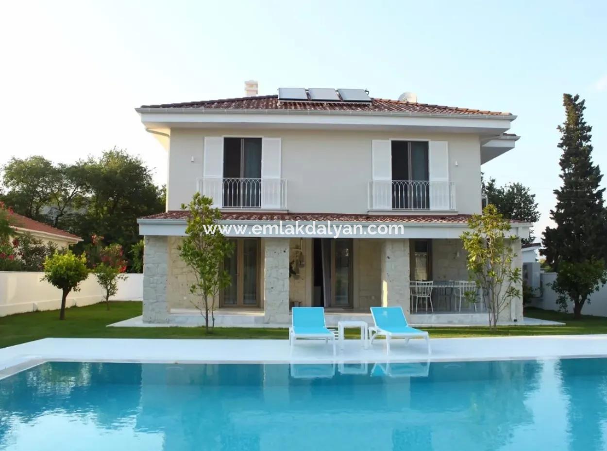Dalyanda Satılık Villa 654M2 Arsa İçerisinde 4+1 Satılık Villa