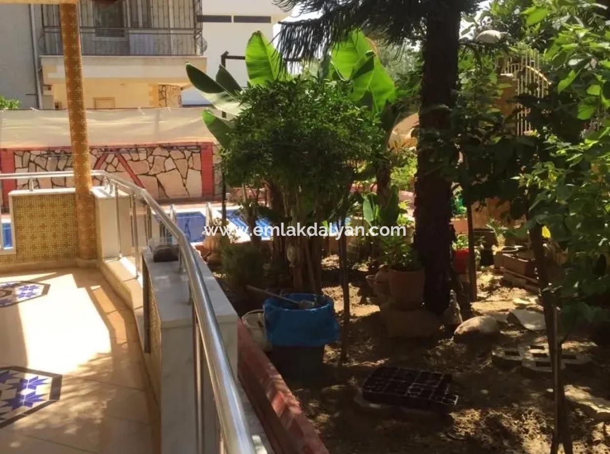 Alanya Telatiye Mahallesi Konaklı Mevkiinde Denize Yakın Köşebaşı 338M2 Arsa İçerisinde Satılık Villa