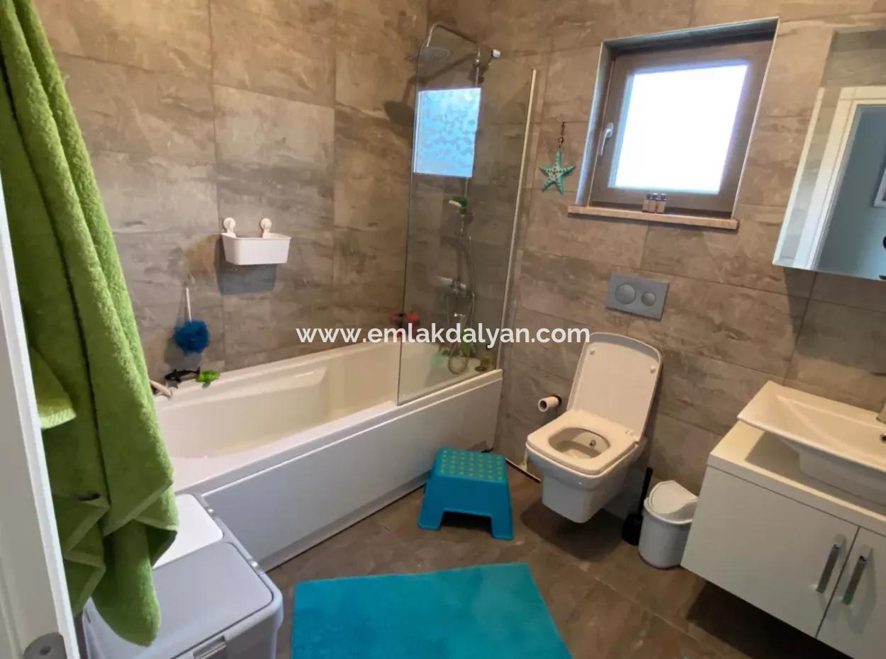 Okçular'da Satılık Villa Lüks 5 Yatak Odalı Satılık Villa