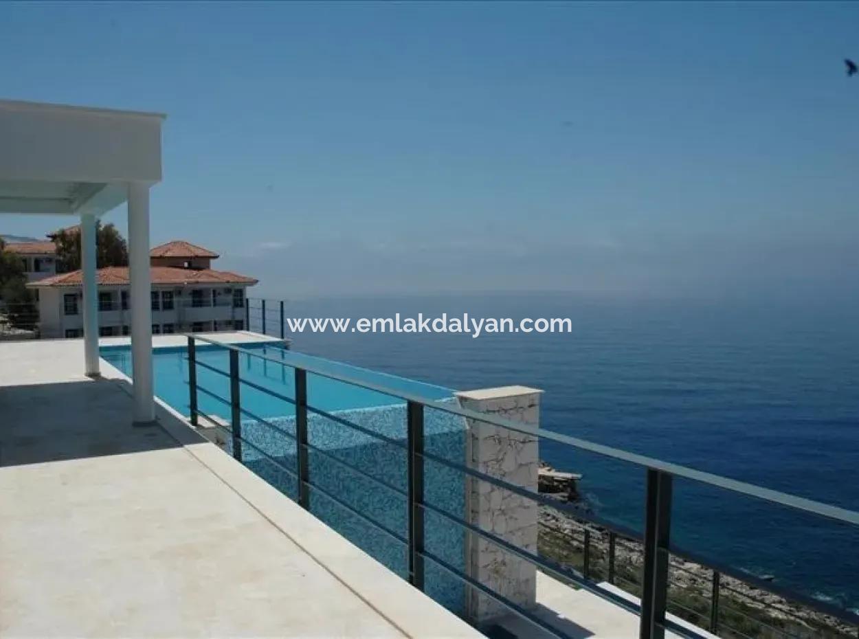 Kaş Denize Sıfır Satılık Villa Meyis Adasına Ve Deniz Manzaralı Satılık Villa