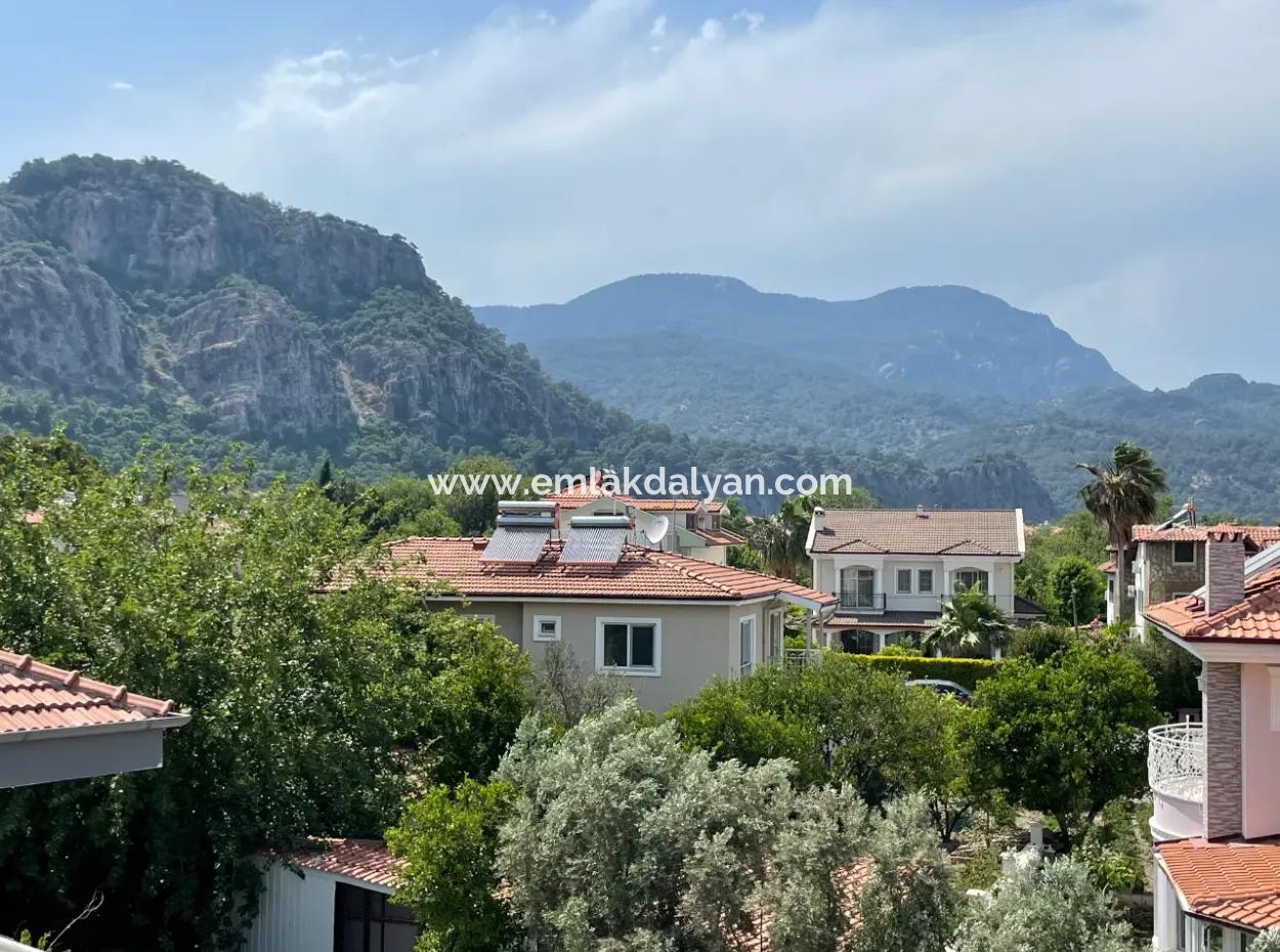 Dalyan  Merkezde 4+1 Satılık Villa