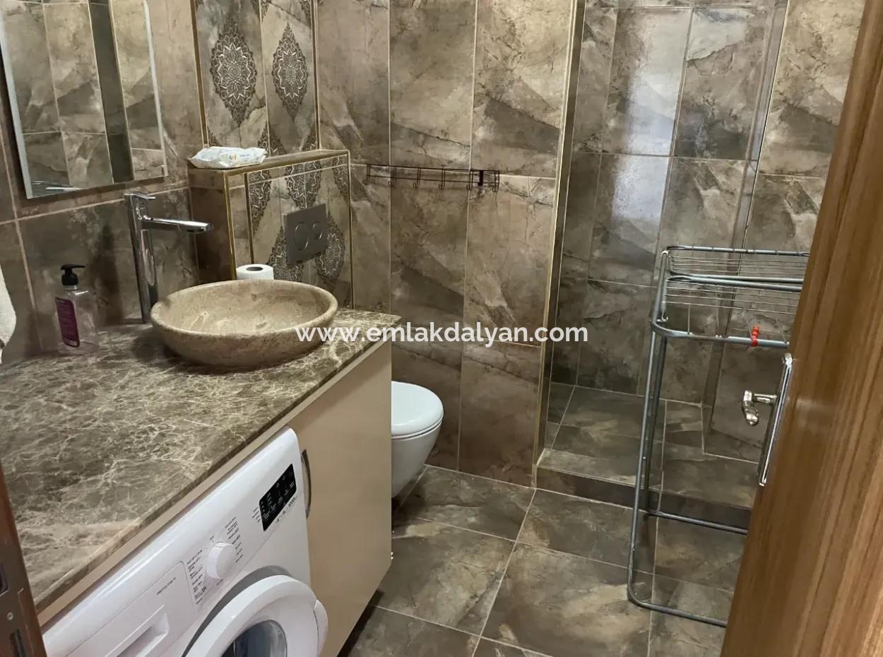 Akçapınar'da Deniz Manzaralı Satılık 6+1 Villa