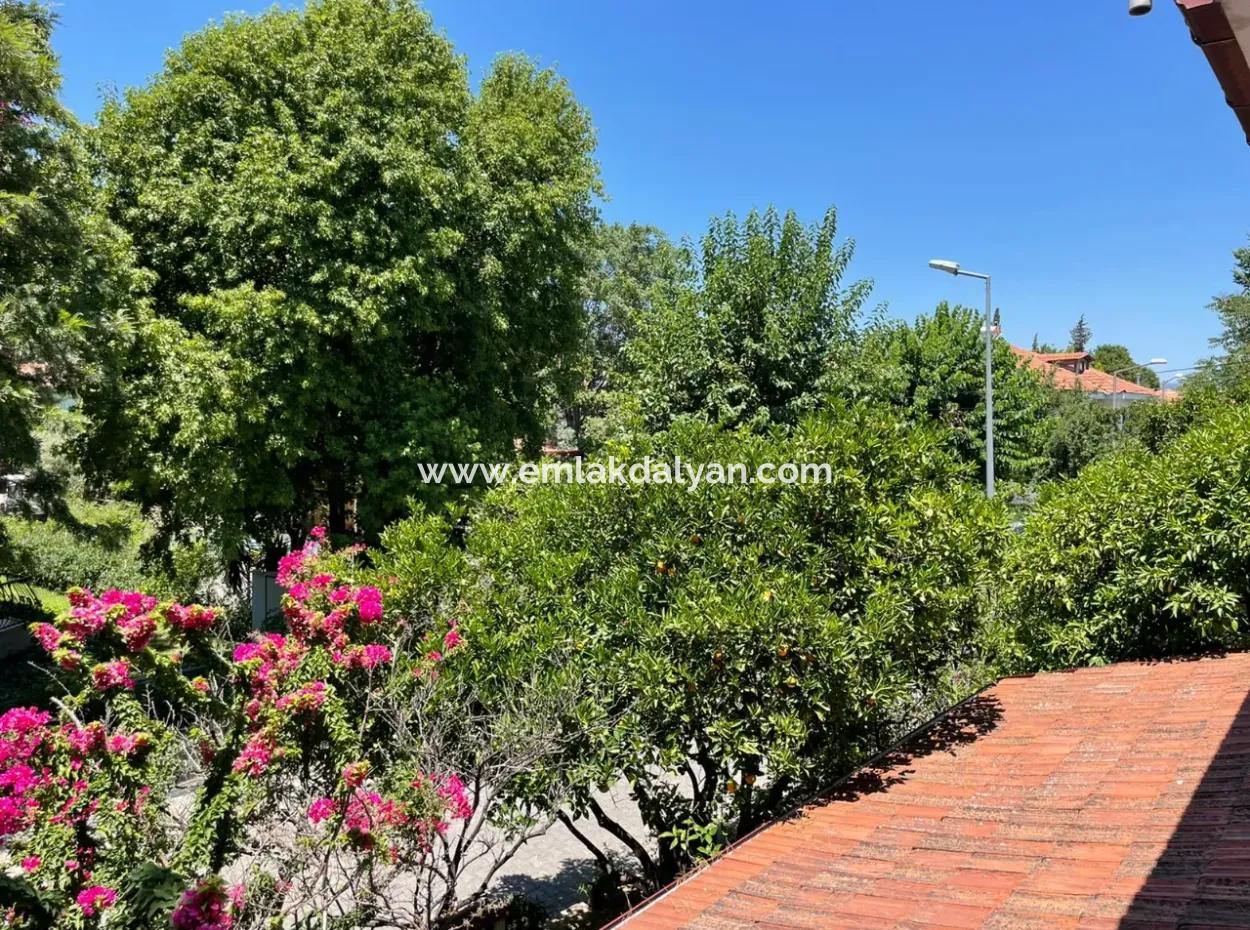 Dalyan Merkezde 5+1 Satılık Villa