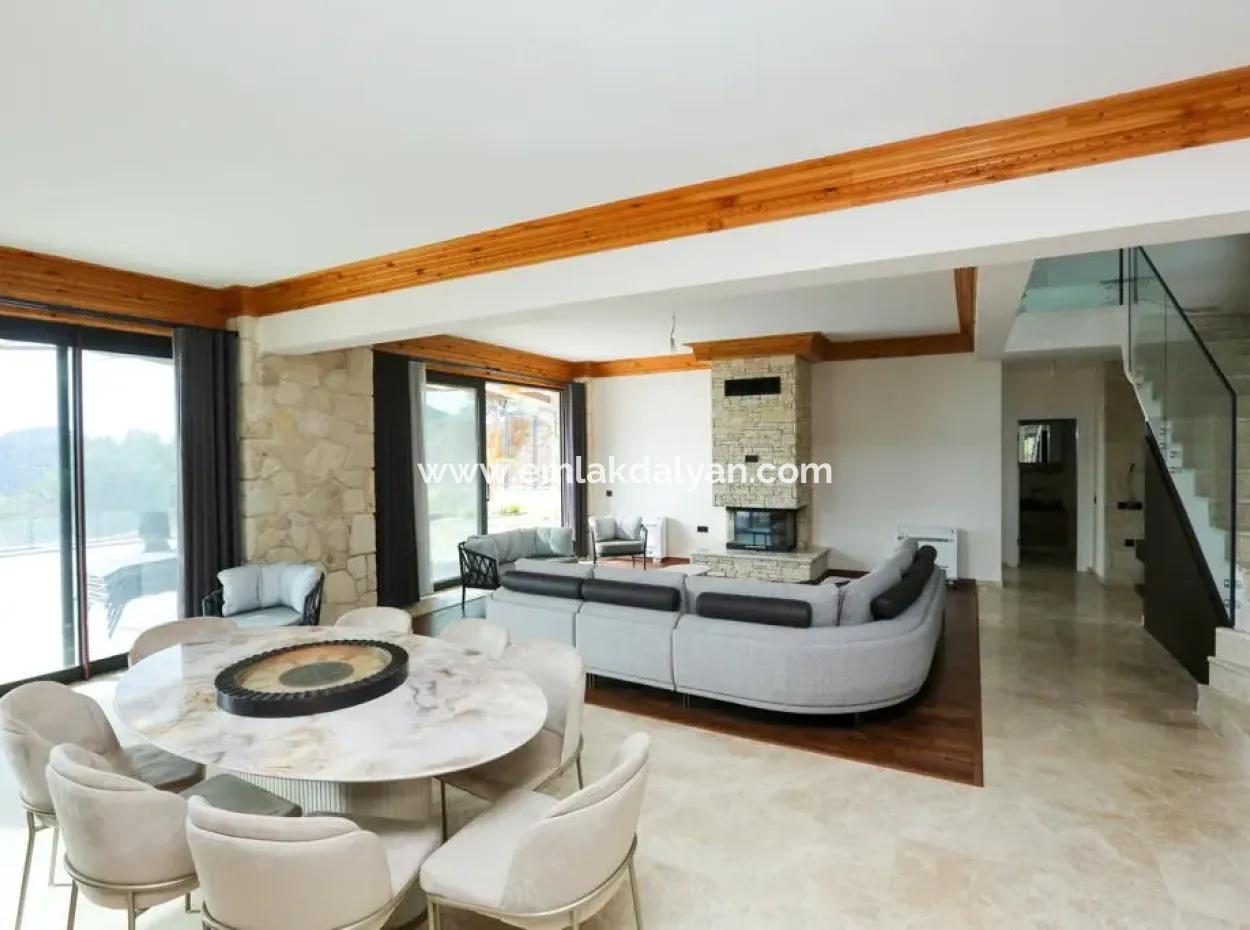 Sarıgerme'de Deniz Manzaralı Satılık Taş Villa