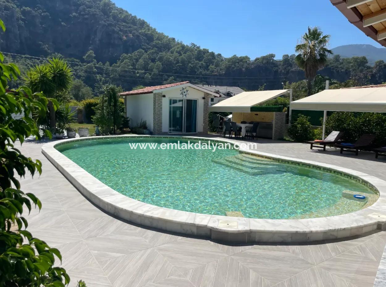 Dalyan Gülpınar'da 720M2 Arsa İçinde 4+1 Satılık Villa