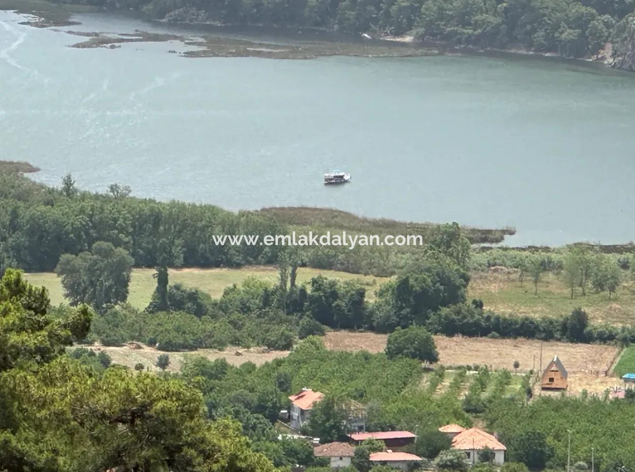 Çandır'da Göl Deniz Manzaralı Satılık Arsa