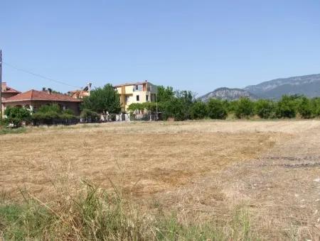 Okçular'da Satılık Arsa Dalyan Okçularda Köşe 650M2 Satılık Arsa