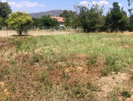 Okçular'da Dağ Manzaralı 570M2 Satılık Arsa