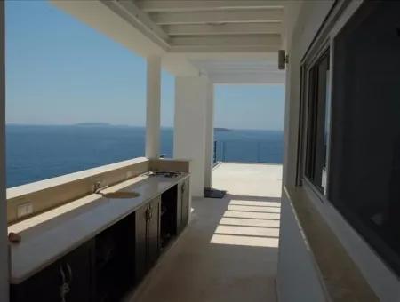 Kaş Denize Sıfır Satılık Villa Meyis Adasına Ve Deniz Manzaralı Satılık Villa