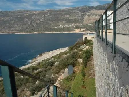 Kaş Denize Sıfır Satılık Villa Meyis Adasına Ve Deniz Manzaralı Satılık Villa