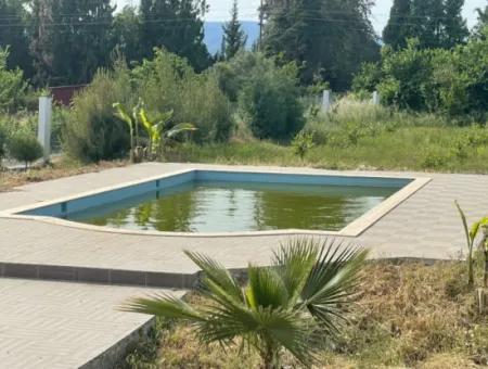 Eskiköyde 7120M2 Arsa İçinde Satılık Villa