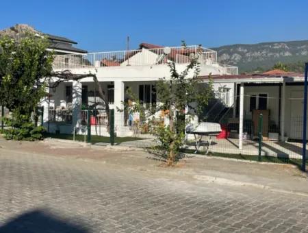 Dalyan Maraşda 677M2 Arsa İçinde Satılık Mustakil Villa Ev