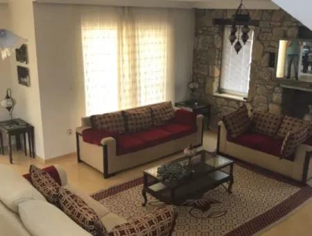 Dalyan Gülpınar'da 515M2 Köşe Başında Satılık 3+1 Villa